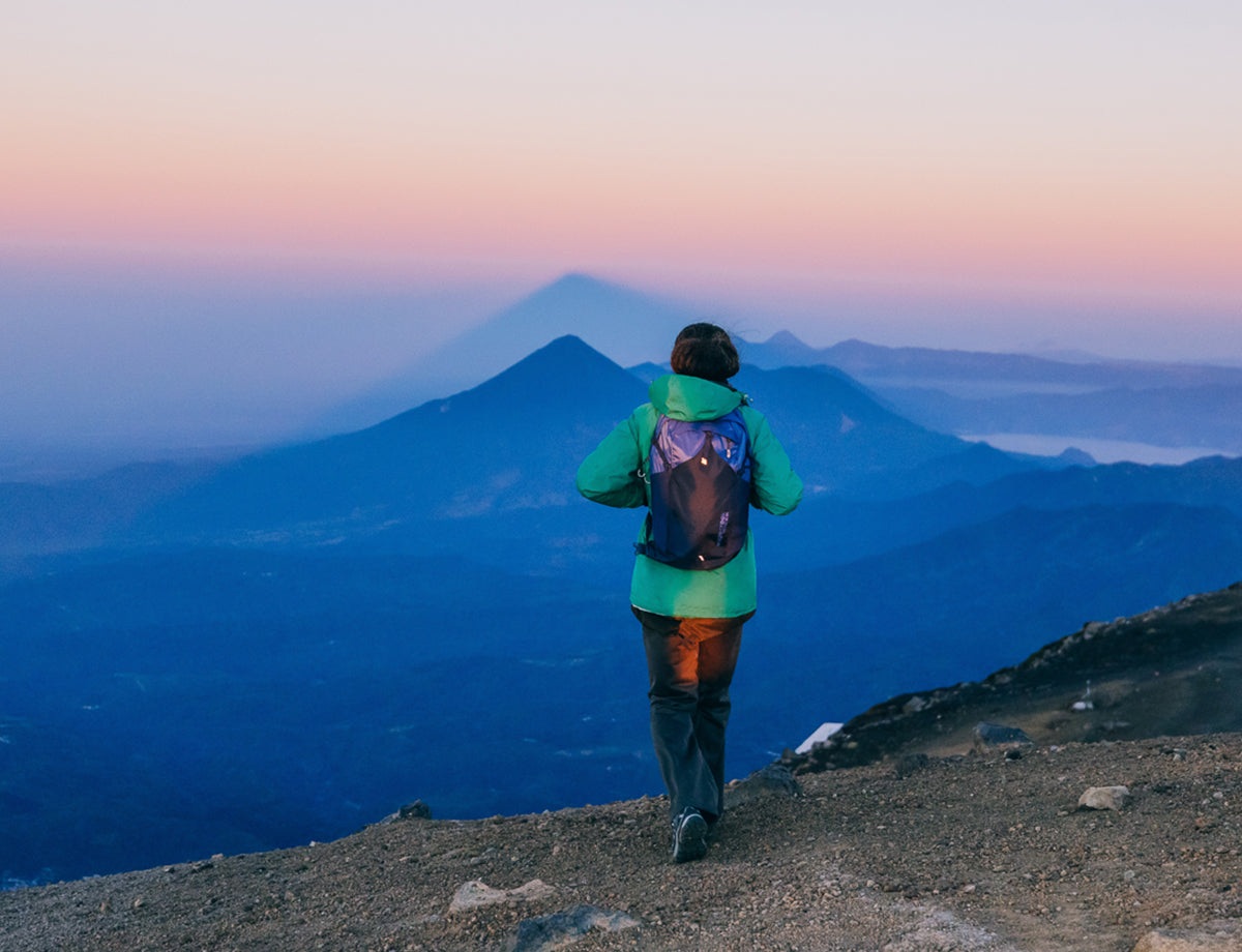 Hiking with Ranger XE backpack while on tour with Viaventure in Guatemala